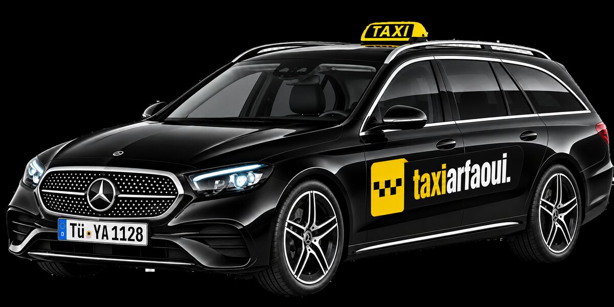 Schwarzer Mercedes-Benz E-Klasse Kombi von Taxi Arfaoui aus Tübingen, seitlich von vorne